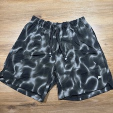 Fabletics Men's MEDIUM The One Short 7" Black Gray Reflective Smoke Unlined