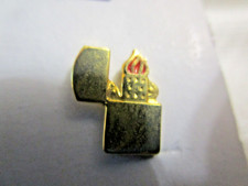PIN'S  MINI  / BRIQUET  ZIPPO  / 1cm  x 1,4 cm  / Inscrit au dos :  ZIPPO USA  2