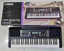 Imagen de Yamaha PSRE373 Electronic Keyboard - Black