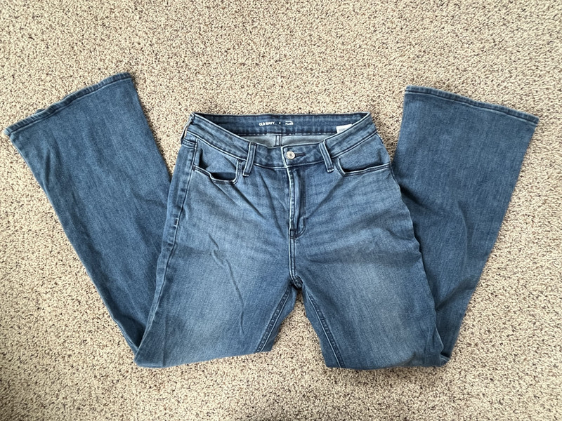 Women's Old Navy denim Jeans - High Rise Flare - Size 6 - Stretch - 30" Inseam