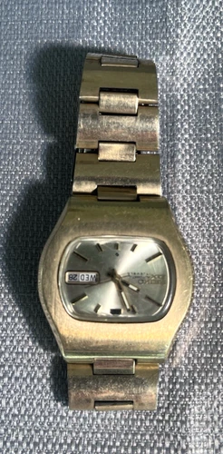Seiko  Automatic TV Dial Watch Mens 1975 vintage Day/ Date Integrated Bracelet