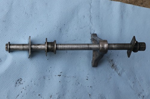 SUZUKI SV650 SV650S AV 99-02 - Steckachse, Achse, Hinterradachse