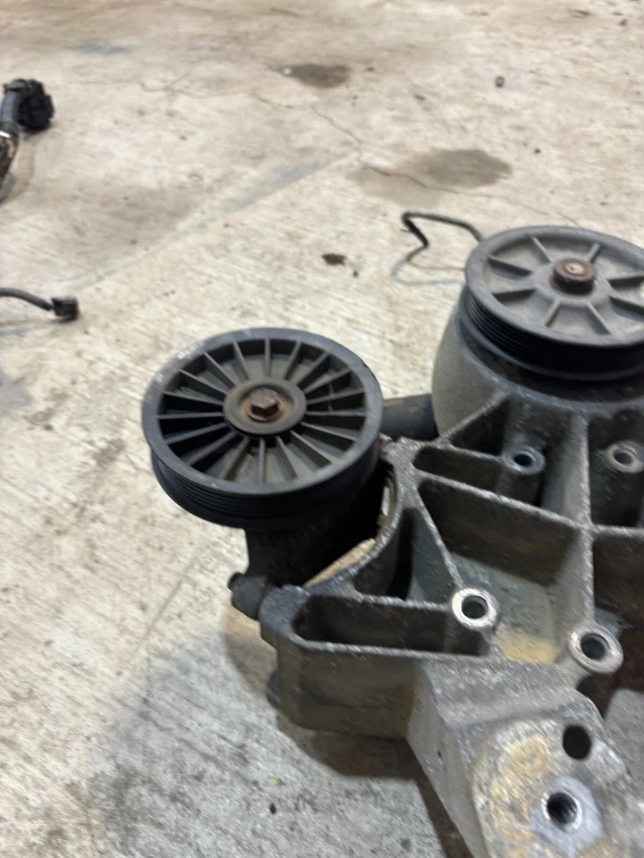 1988-1997 Ford F250 F350 7.5L 460 bomba de direção hidráulica suporte A/C F0TA-19E708-DB - Imagem 3 de 4