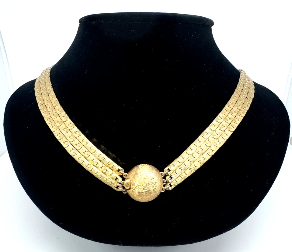 Hermoso Collar Monet Vintage Firmado Tono Oro Mate. Foto 4 de 4