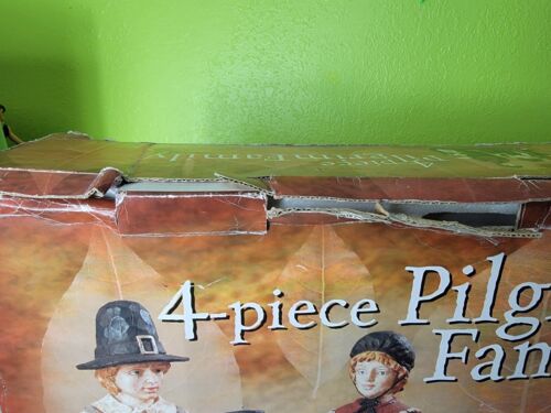 4 Piece Hand Painted Pilgrim Family Thanksgiving Figures VTG Large Handcrafted - Picture 6 of 7