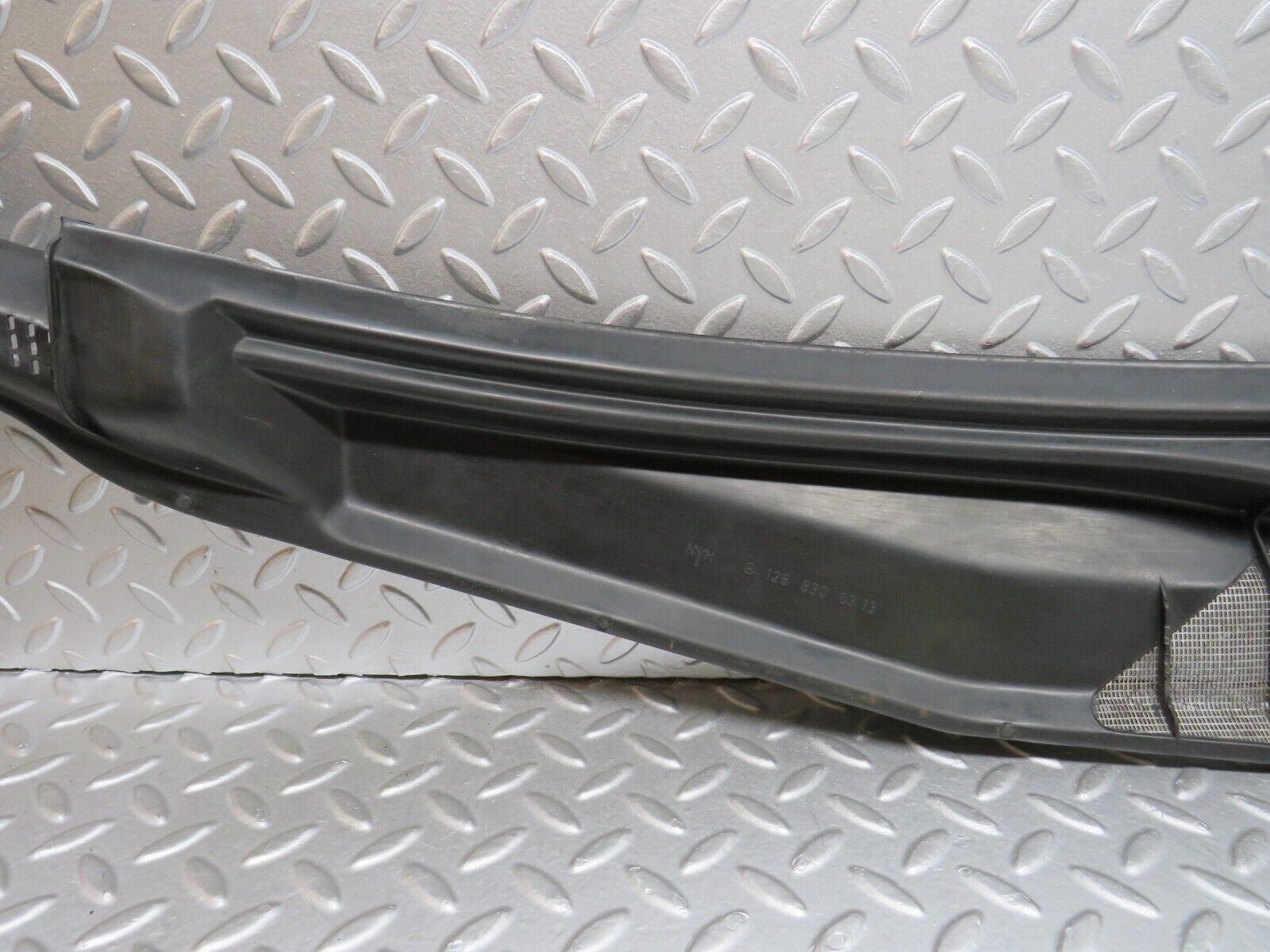 6208 Mercedes-Benz W126 380se Wiper Arm Grill Cover Panel  