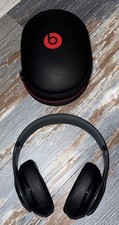 Beats By Dr. Dre Studio 2.0 Wired On-Ear headphones B0500 -Black  Red w/ Case