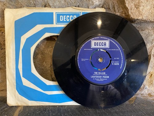 Lieutenant Pigeon - Mouldy Old Dough 7” Vinyl Single 1972 Decca Records F.13278 - Picture 2 of 4