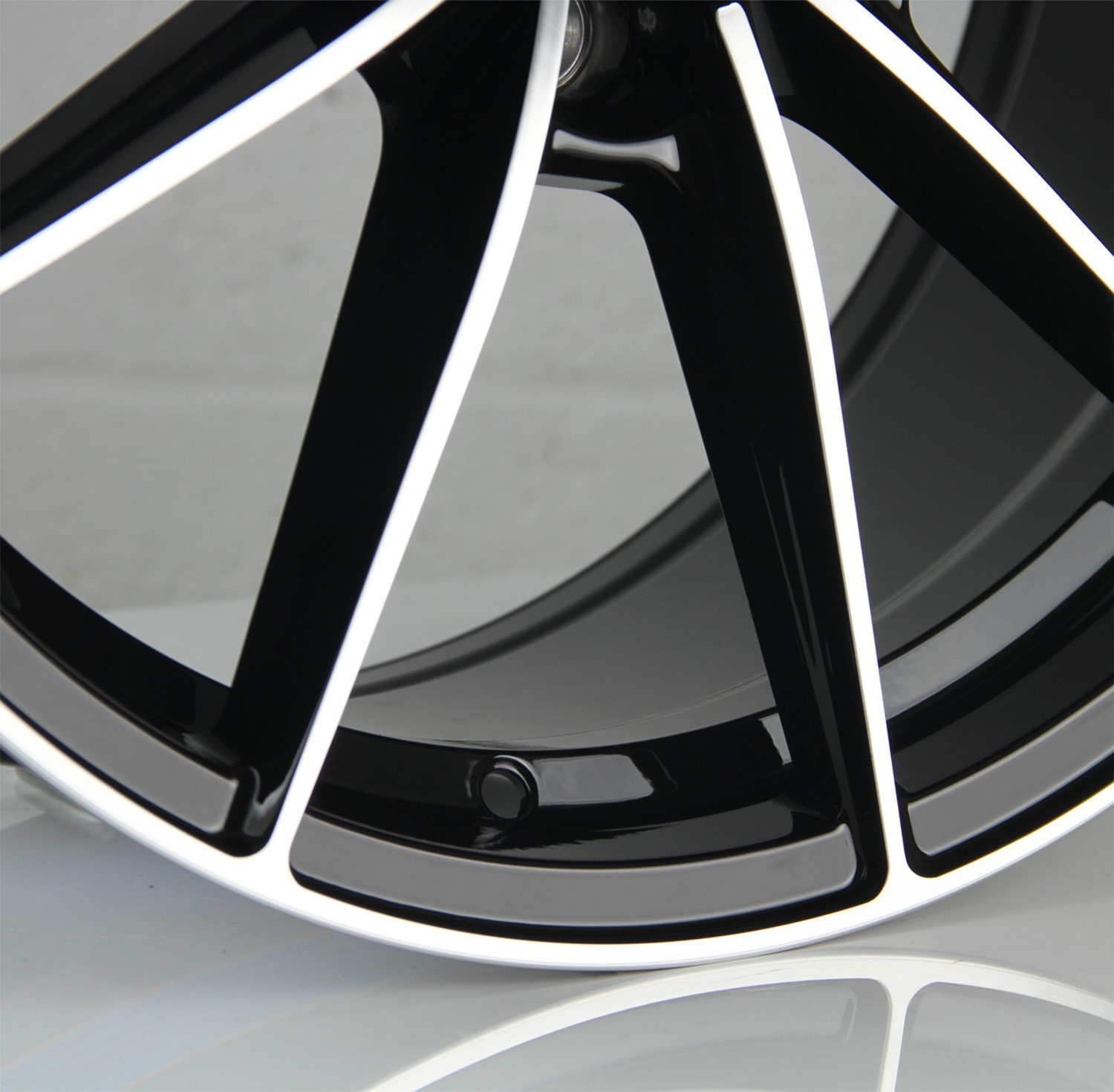 GWG RF7 19 inch Black Rim fits MASERATI COUPE 4200 2002 - 2006