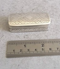NICE , GEORGIAN ANTIQUE SOLID SILVER SNUFF BOX. J. TAYLOR BIRM. 1802