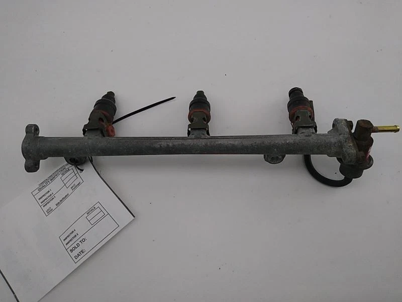 Riel de inyección de combustible con inyectores Mitsubishi 3000GT Dodge Stealth se adapta a 94-99 Foto 4 de 4