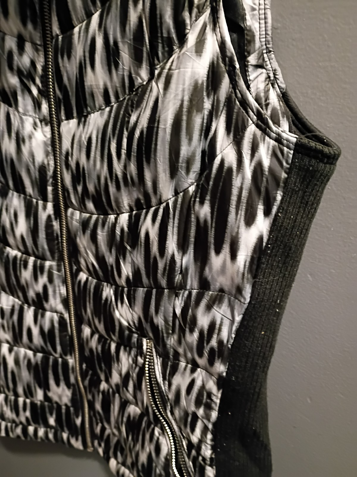 Calvin Klein Performance Women's Leopard Print Puffer Vest Size XS thumbnail 2