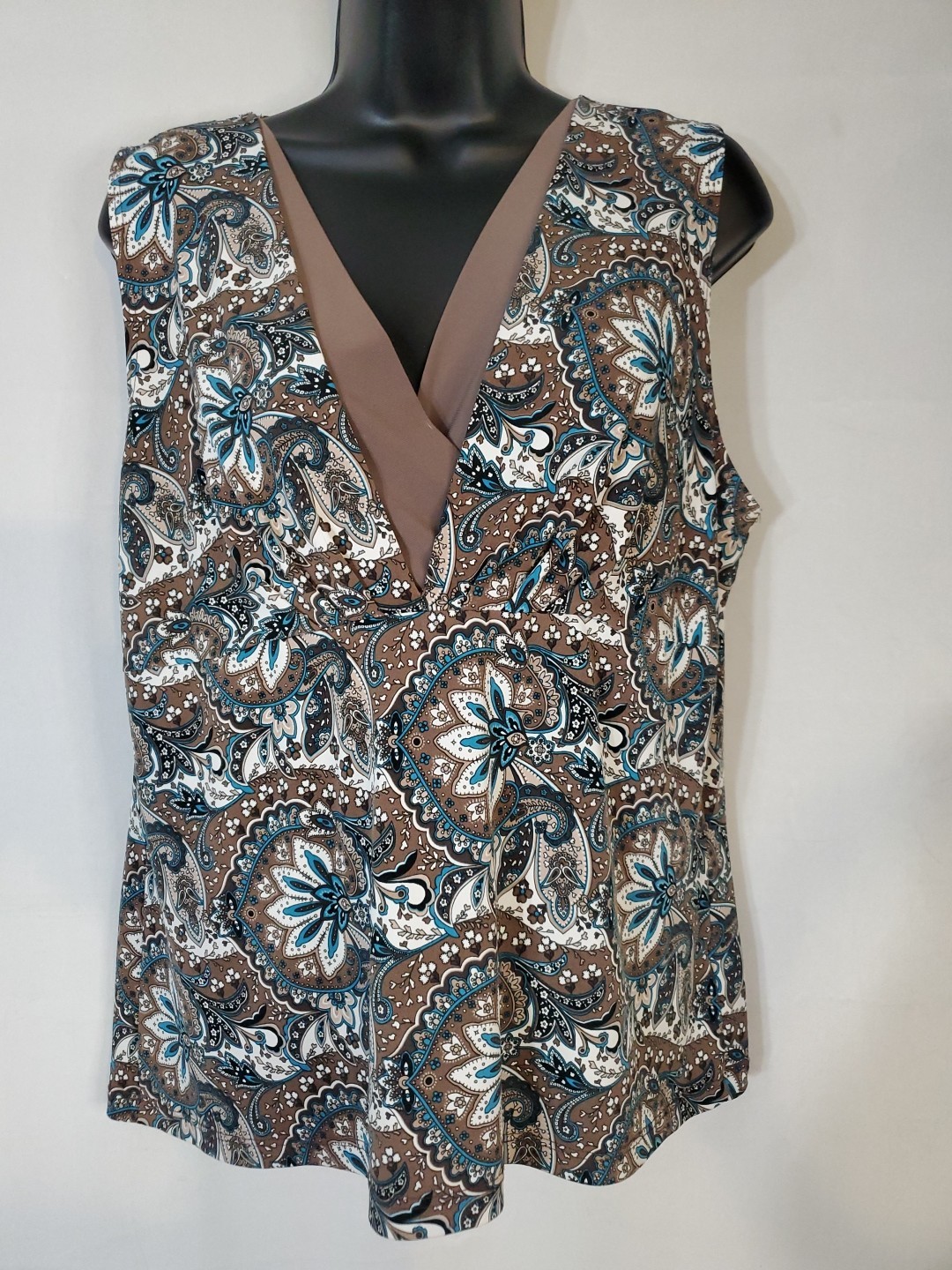 New DIrections Blouse Women's Size XL Sleeveless Floral V-neck Lightweight