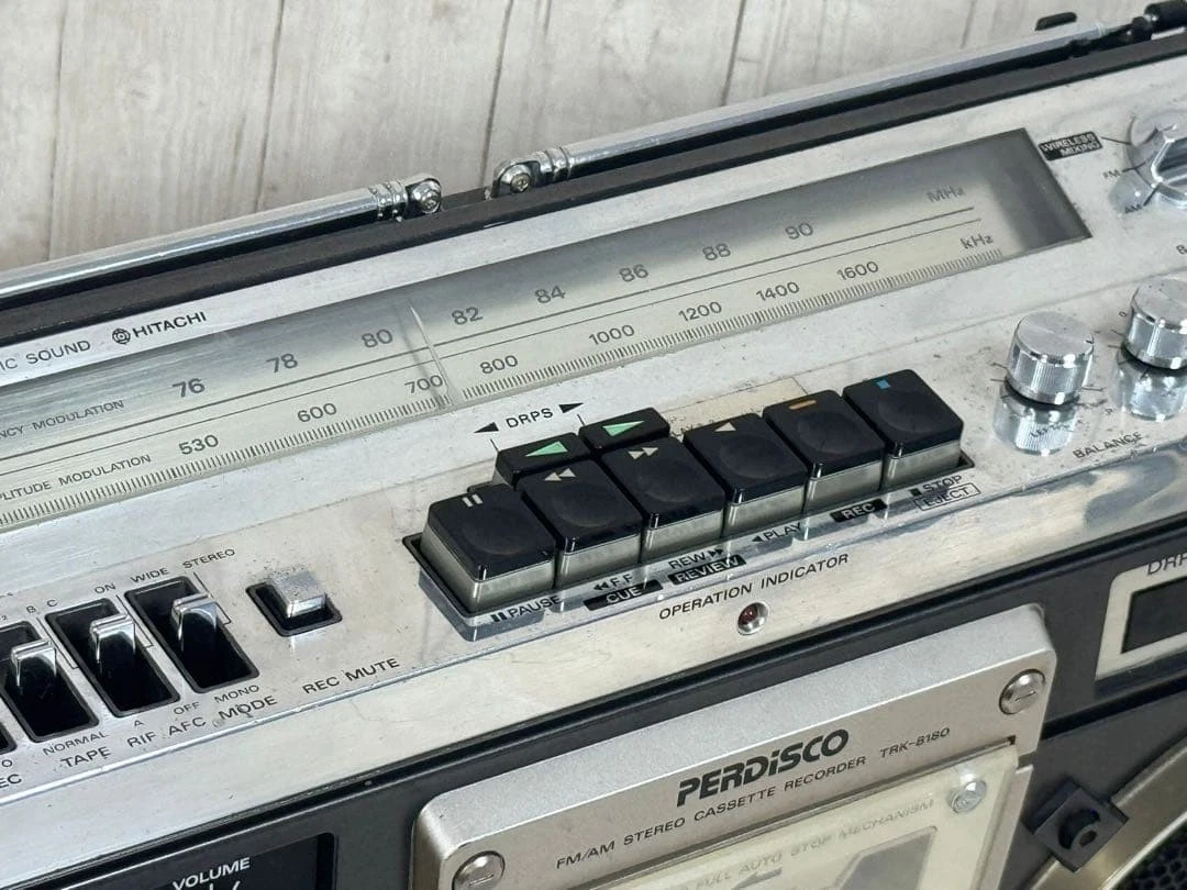 HITACHI TRK-8180 Retro FM/AM Boombox 1979 2-Way 4-Speaker Fully