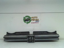 Calandre Peugeot 605