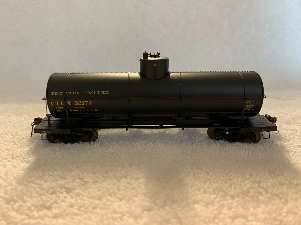 Rapido #159008A HO Scale Proctor Limited Union X-3 Tank Car #32172 - Image 3 of 4