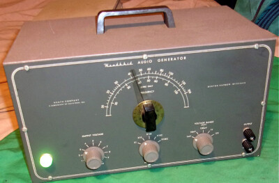 Heathkit AUDIO GENERATOR AG-8 Clean! Powers UP! (1953) Good Tubes!