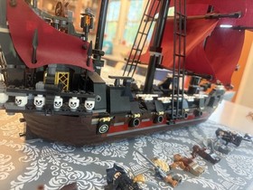 LEGO Pirates of the Caribbean Queen Anne's Revenge (4195) Used 95% w minifigs 