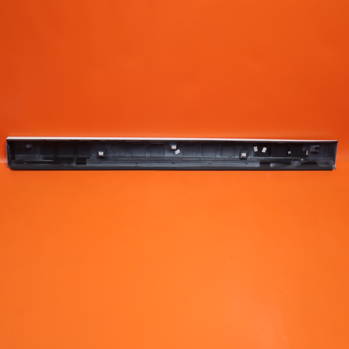 ROLLS ROYCE CULLINAN DOOR MOLDING LEFT FRONT 2017-2021 2022 2023 51137448585 OEM