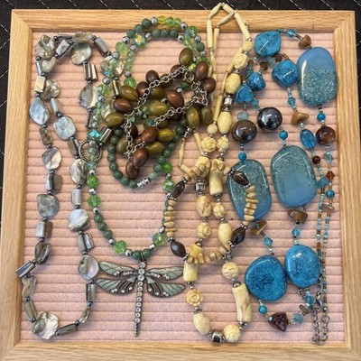 Vintage BOHO Style Jewelry Lot. Real Shell, Bone, Wood Stone Beads Bakelite? V38