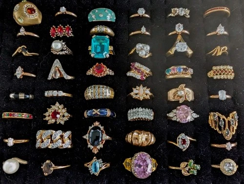 Vintage Gold Tone Costume Jewelry 48 Rings SWAROVSKI AVON VOGUE SARAH COVENTRY