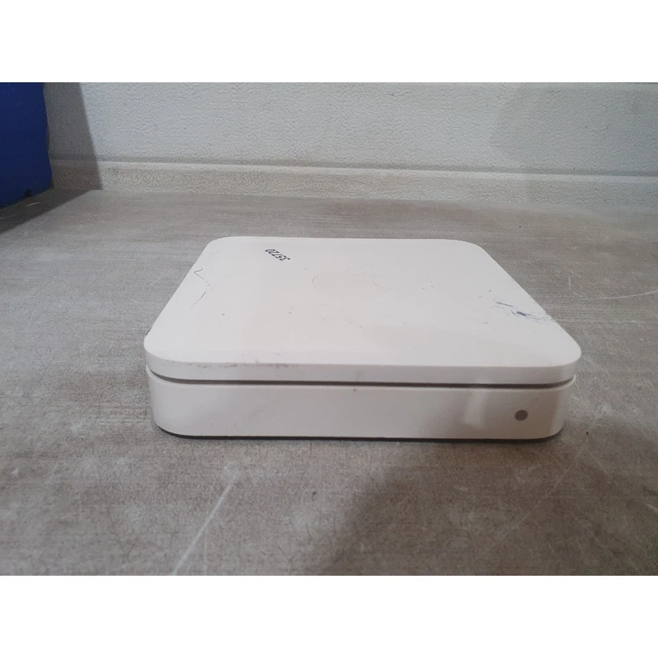 Apple AirPort Extreme A1143 1st Gen Wireless Router White USB 4x Ethernet Ports - Image 2 of 4