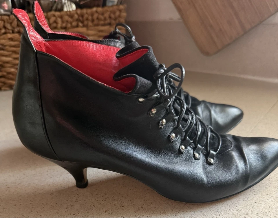 Vtg Nine West Q Jolene Black Size 9M Lace Up Granny Booties Leather Witch Core - Image 4 of 4