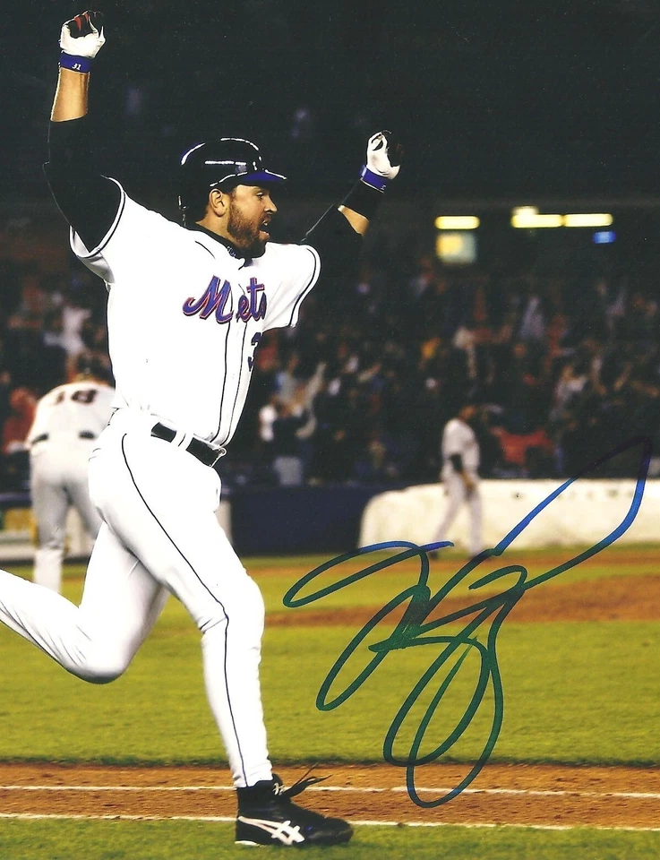 HOF Mika Piazza Signed Auto 8x10 Photo BAS Beckett Sticker New York Mets - Image 2 of 2