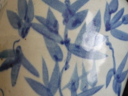 Maceta con patrones de bambú azul y blanco de la dinastía Ming 明代青花竹子紋四系罐 - Imagen 11 de 12