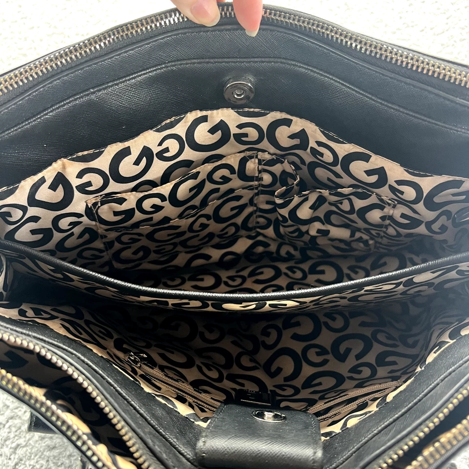 G by Guess 托特包黑色带棕褐色细节鹅卵石皮革旅行包单肩包 — 第 4/4 张图片