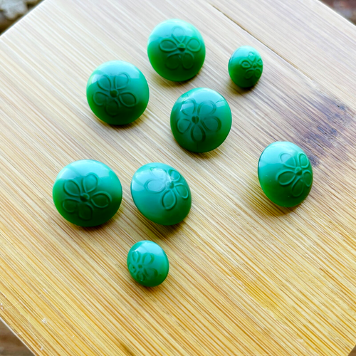 Green VTG Glass Moonglow DIGS Flower Button Set MCM Germany Complete Blouse Set - Picture 6 of 8