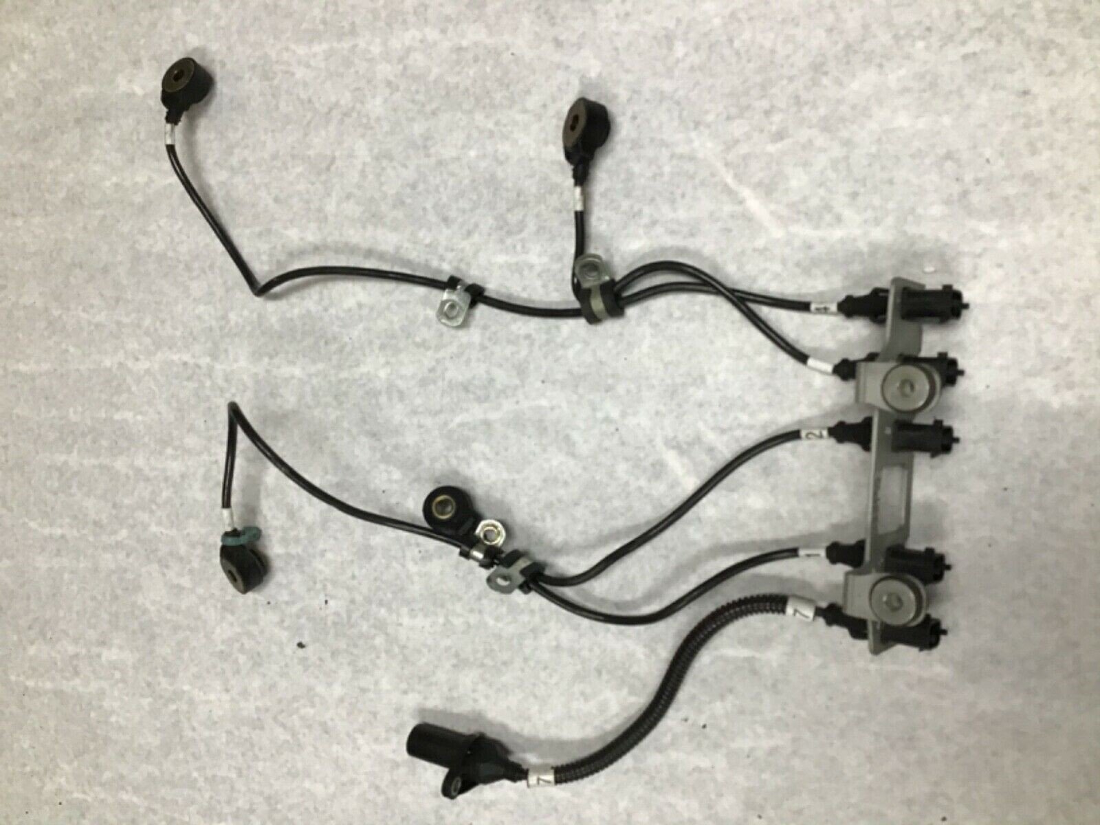 Maserati GranTurismo M145 2015 Engine heat sensor light wheel sensor bracket