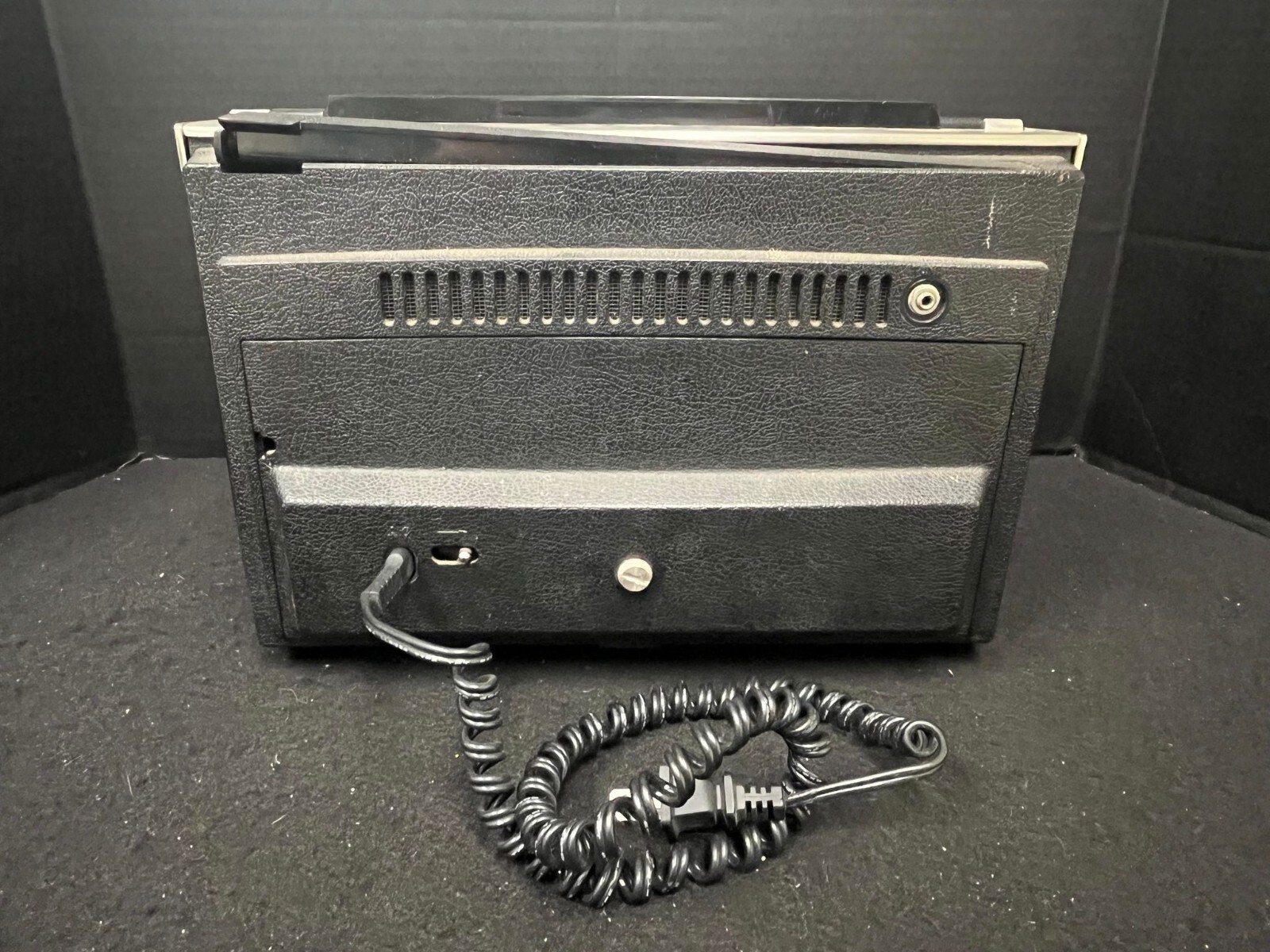 ZENITH TRANS OCEANIC RD7000Y BAND TRANSISTOR RADIO ITH LOG BOOK SHORT