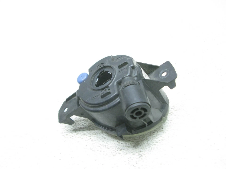 11-13 BMW X5 E70 PASAJERO DELANTERO LADO DERECHO FARO ANTINIEBLA VALEO OEM 011723 Foto 3 de 4