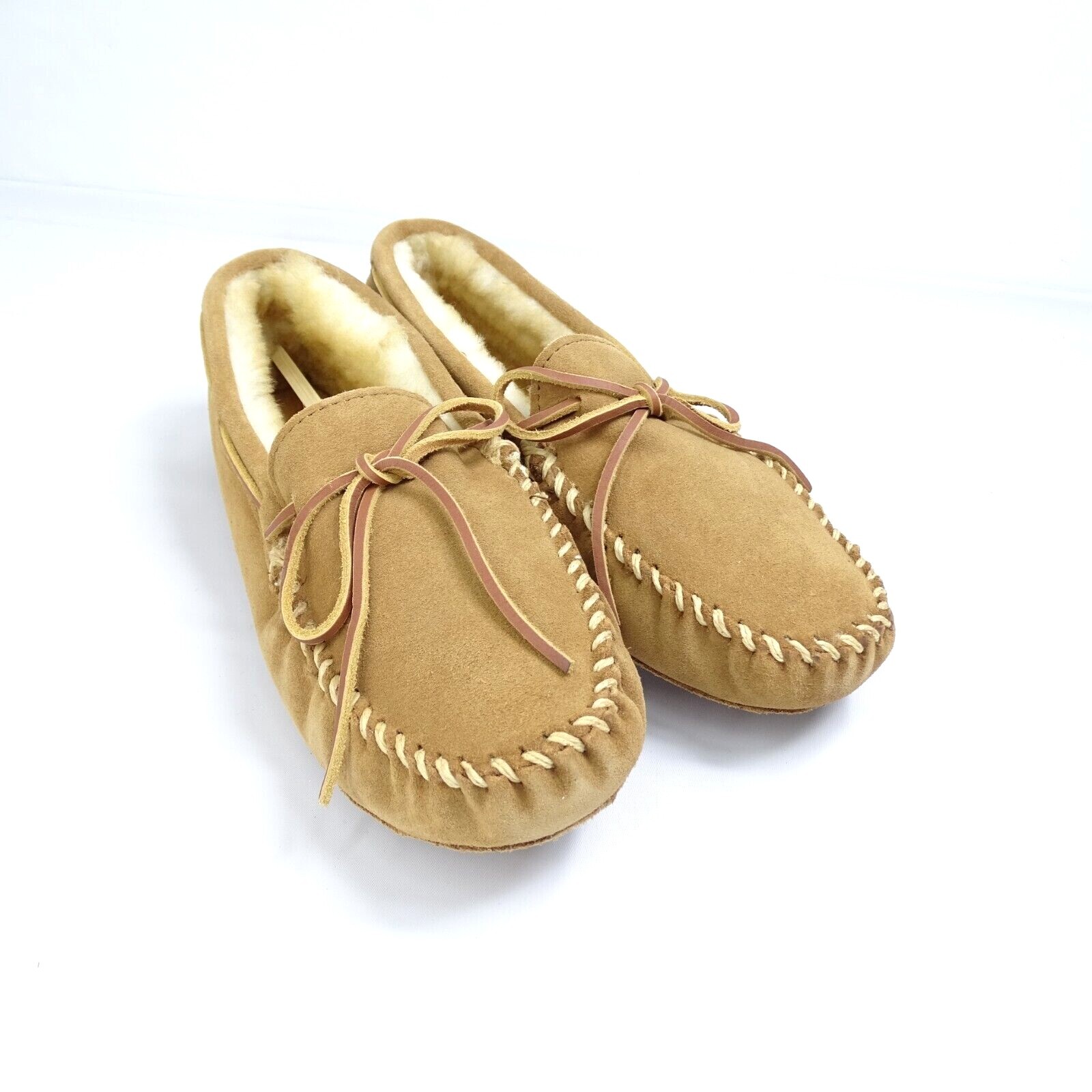 New Minnetonka Men's Size 9 Sheepskin 