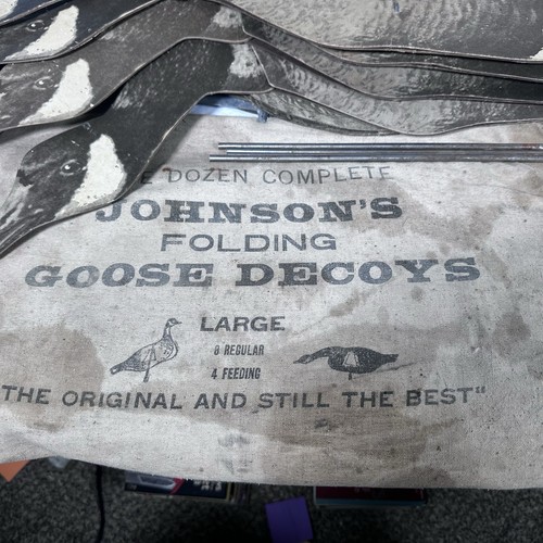 Johnson’s Folding Lg Goose Decoys with 12 Geese 12 Metal Stakes & Bag - Picture 12 of 12