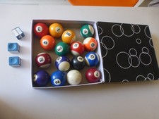 set de jeu de  boules de billard 4,4 cm de diamétre complet 16 boules + craies
