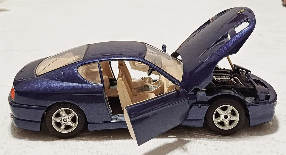 Burago Ferrari 456 GT (1992). Scala 1/25, 3 aperture funzionanti. Ottime cond - Immagine 2 di 4