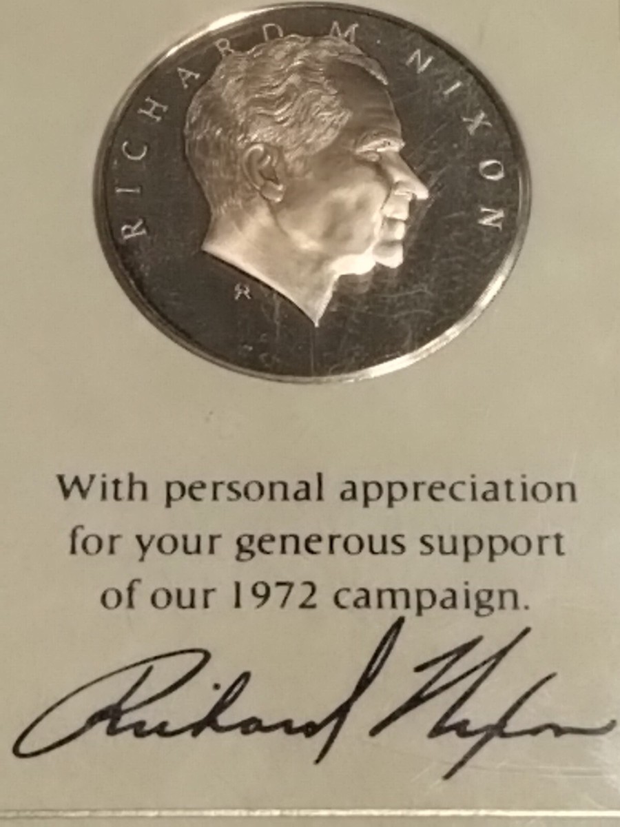 1972 RICHARD NIXON BRONZE MEDAL RE-ELECT THE PRESIDENT SIGNATURE