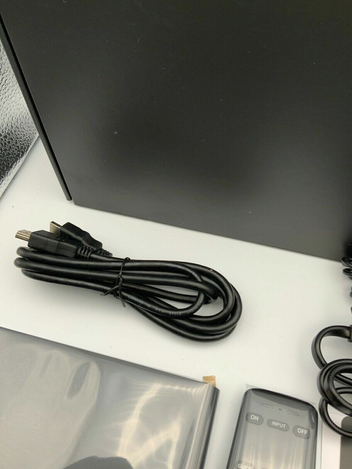 LOT of 2 AT&T Direct TV Streaming Box C71KW-400 Includes Remote & Power ...