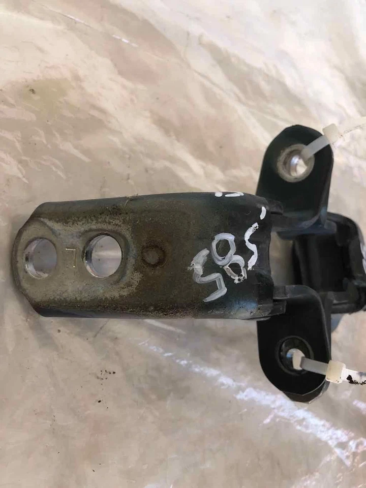 1997 LEXUS ES300 Front Door Hinge Upper & Lower Hinges Driver Left LH OEM - Изображение 3 из 4