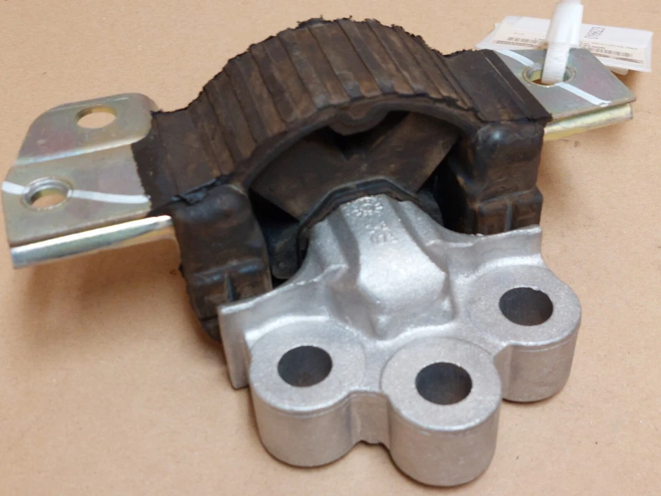 Montaje motor delantero derecho Fiat Punto Evo 199 2008-on Punto 51879252 genuino NUEVO Foto 2 de 4