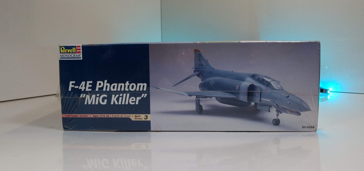 REVELL 1/32 F-4E PHANTOM REVELL 1/32 F-4E PHANTOM