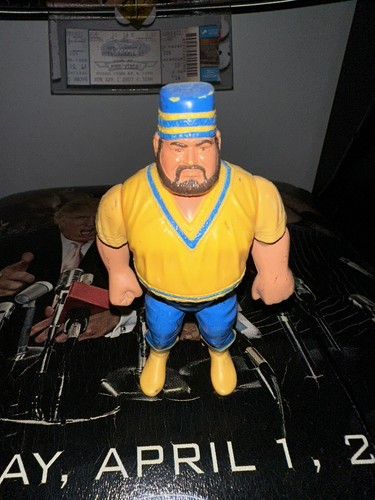 WWF Hasbro Series 1 Akeem Wrestling Figure (Loose)...