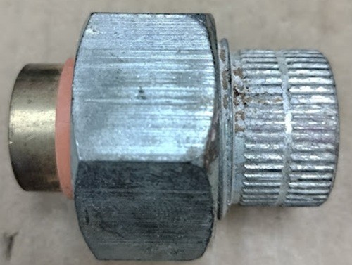 DIELECTRIC UNION 1/2" USED, 7 FEMALE CONNECTORS IN PACK , TO CONNECT MIXED METAL