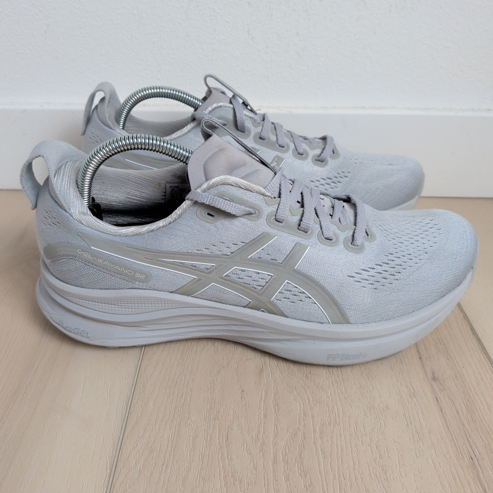 Asics Gel Kayano 32 Mens 9.5 Gray Running Shoes Sneakers 1011C052 thumbnail 3