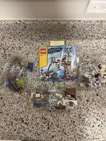 LEGO Pirates: Soldiers Fort (70412)