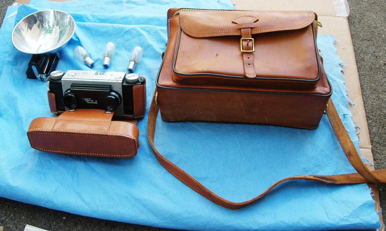 Realist Stereo Camera CLEANED & SERVICED, Flash, Bulbs, Case, Perrin bag