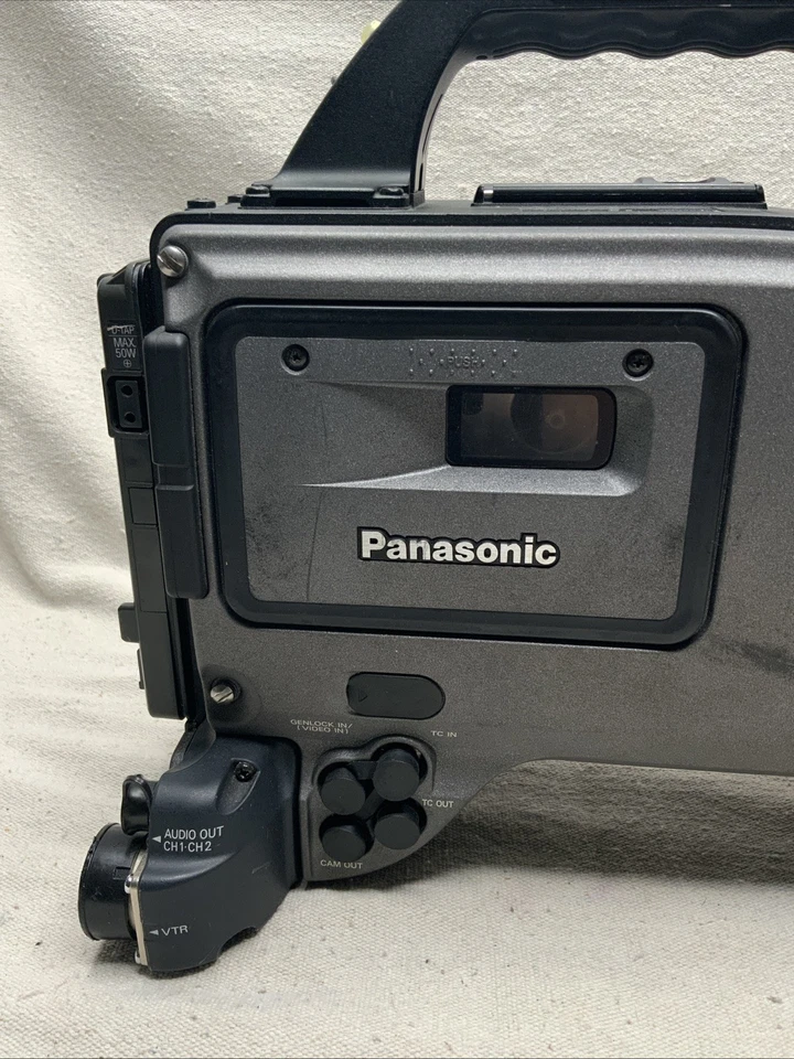 Panasonic AJ-D610WBP DVCPRO Professional Camcorder  - Image 4 of 4