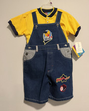 Vintage 2000 Winnie the pooh shortall Set with matching shirt NWT 5T